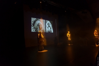 adj_esprit_rouge_1 adj_esprit_rouge_1