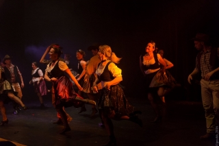 adj_esprit_rouge_107 adj_esprit_rouge_107