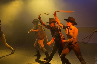 adj_esprit_rouge_111 adj_esprit_rouge_111