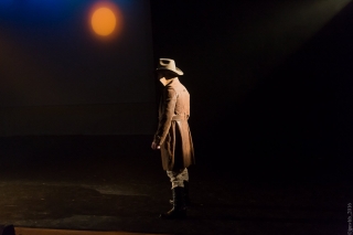 adj_esprit_rouge_112 adj_esprit_rouge_112