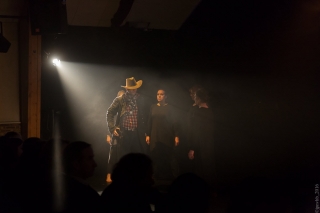 adj_esprit_rouge_113 adj_esprit_rouge_113