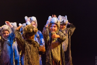 adj_esprit_rouge_15 adj_esprit_rouge_15