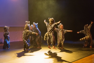 adj_esprit_rouge_16 adj_esprit_rouge_16