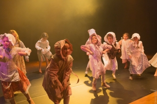 adj_esprit_rouge_27 adj_esprit_rouge_27