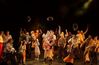 adj_esprit_rouge_41 adj_esprit_rouge_41