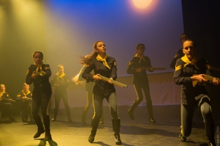 adj_esprit_rouge_86 adj_esprit_rouge_86