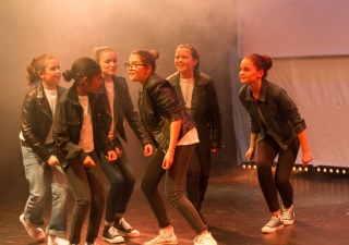 adj_musical_16 adj_musical_16